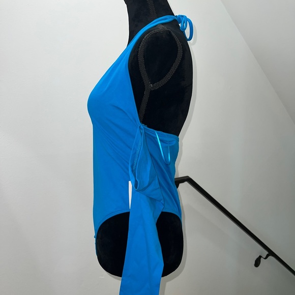 🆕 superdown Seline Halter Bodysuit in Blue - Picture 8 of 13